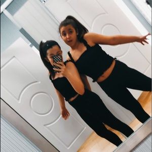 Meet your Posher, Mia